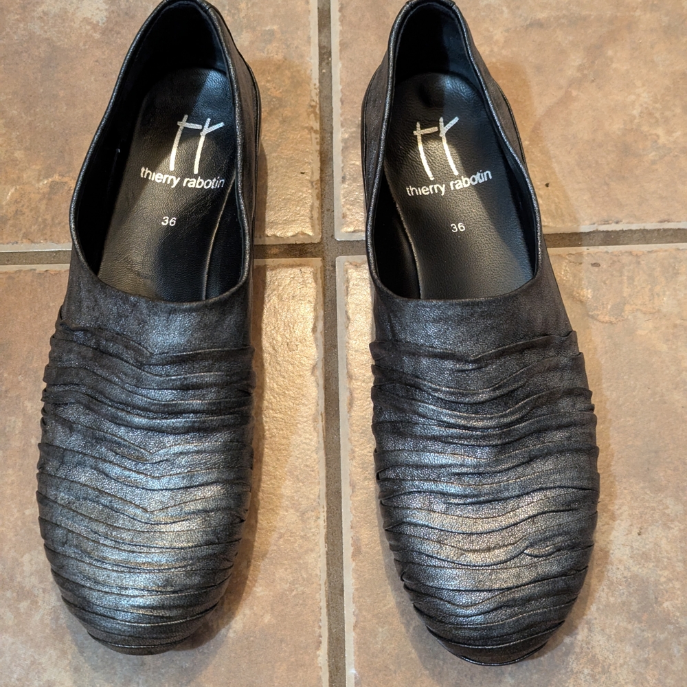 Thierry Rabotin Silver Gray Flats with Ruched Leather